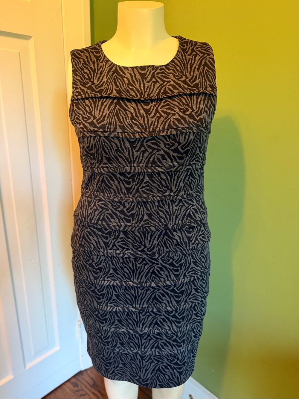 Calvin Klein Black and Gray Zebra-Print Sleeveless Sheath Shift Dress